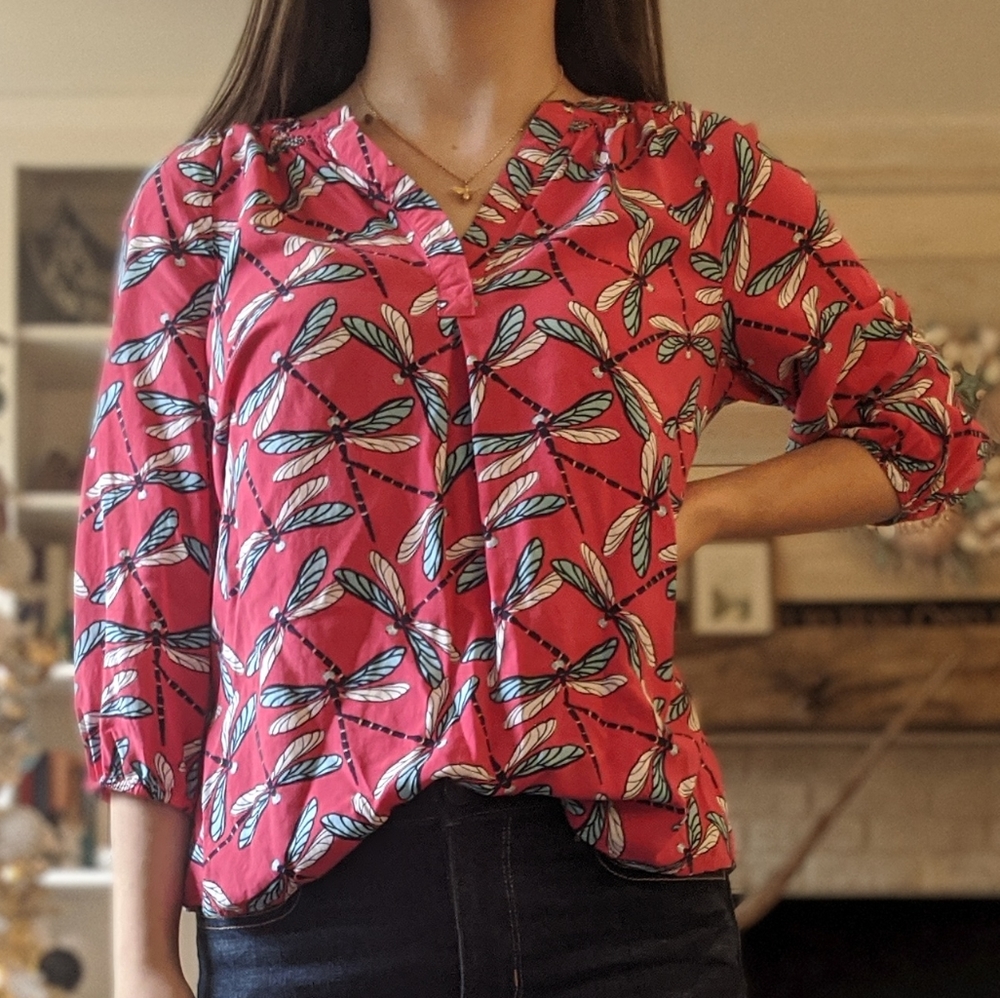 Crown & Ivy dragonfly 3/4 sleeve peasant top